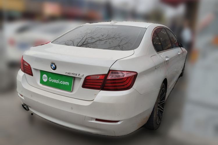 Used BMW 5 Series 2014 528Li Leading Model
