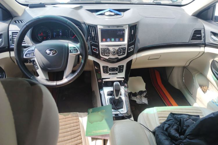 Used BYD e5 2018 450 Smart Connect Enjoyment Version

