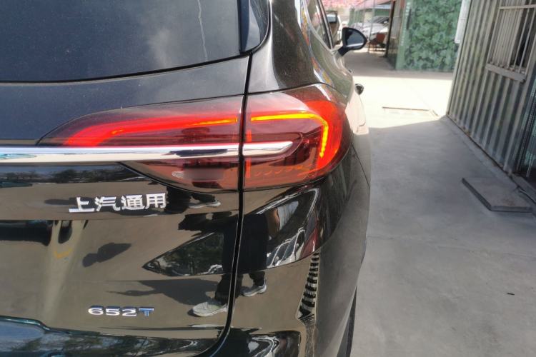 Used Buick Envision 2023 Encore Plus 652T Five-Seat Luxury Model Right Rear Taillight