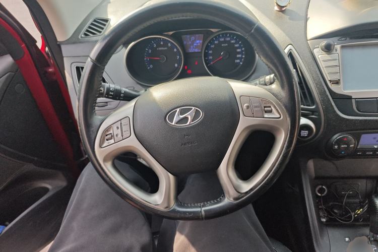 Used Hyundai ix35 2013 2.0L Automatic Two-Wheel Drive Smart GLS China V Standard