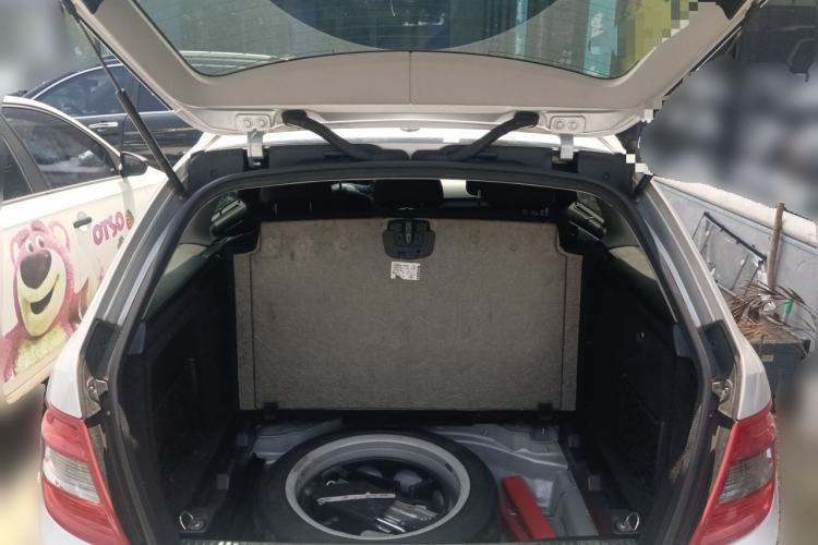 Used Mercedes-Benz C-Class 2015 C 200 station wagon Trunk