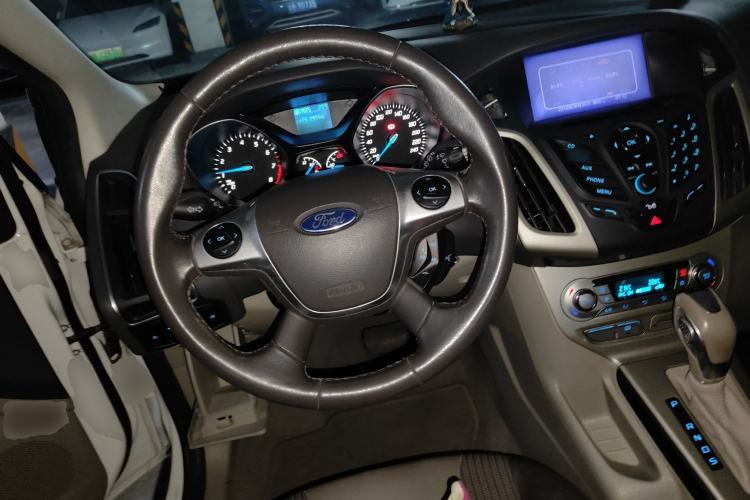 Used Ford Focus 2012 Hatchback 1.6L Automatic Fashion Edition
