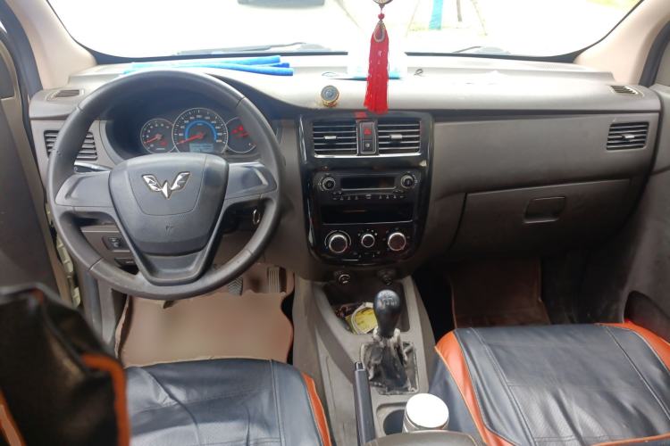 Used Wuling Rongguang V 2016 1.2L Practical Model Non-Power-Assisted
