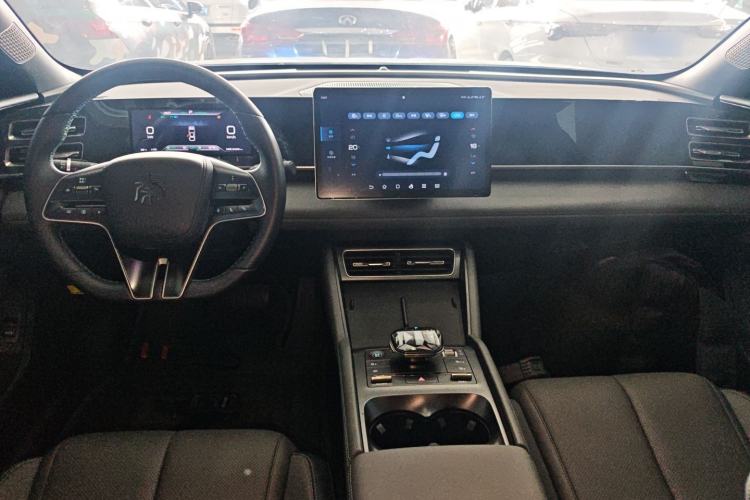 Used BYD Qin L 2024 DM-i 120KM Leading Model Center Console