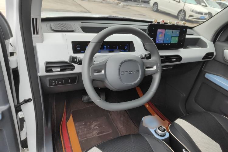 Used Geely Galaxy Panda 2024 Panda Mini 200km Endurance Bear
