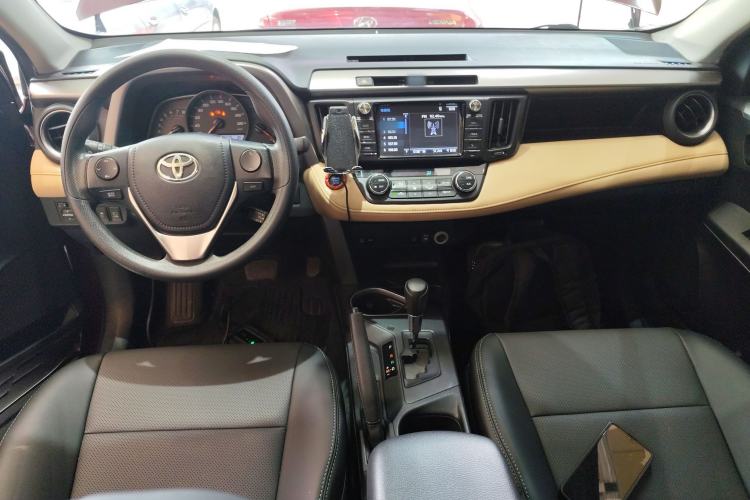 Used Toyota RAV4 2016 2.0L CVT Two-Wheel Drive Fashion Edition China V Standard
