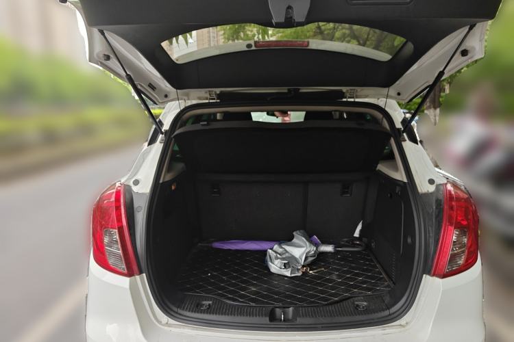 Used Buick Encore 2017 18T Automatic Two-Wheel Drive Urban Fashion Model Trunk