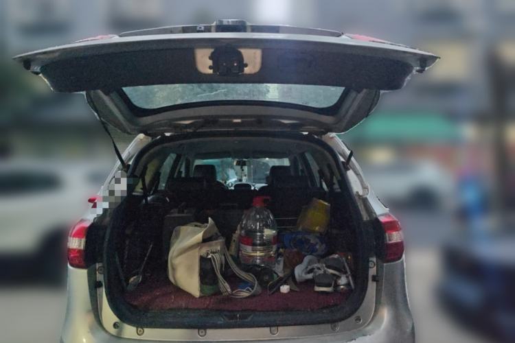 Used JMC Yusheng S350 2013 2.4T Automatic 2WD Diesel Luxury 7-Seater Trunk