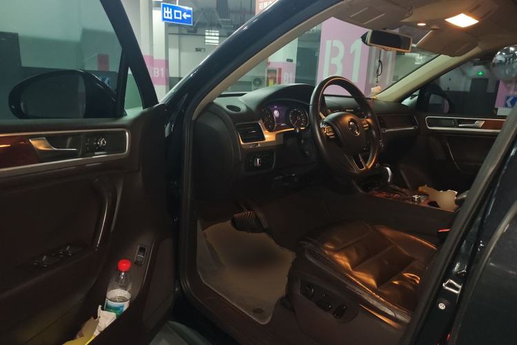 Used Volkswagen Touareg 2011 3.0 TSI Standard Version
