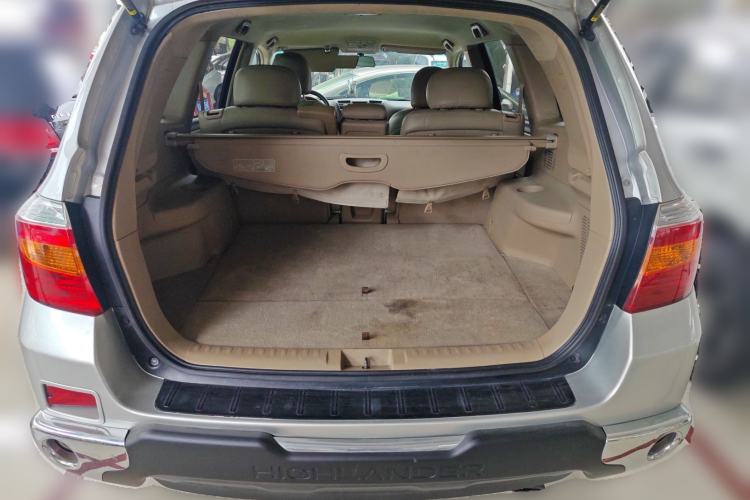 Used Toyota Highlander 2011 2.7L Two-Wheel Drive 5-Seater Elite Edition Trunk