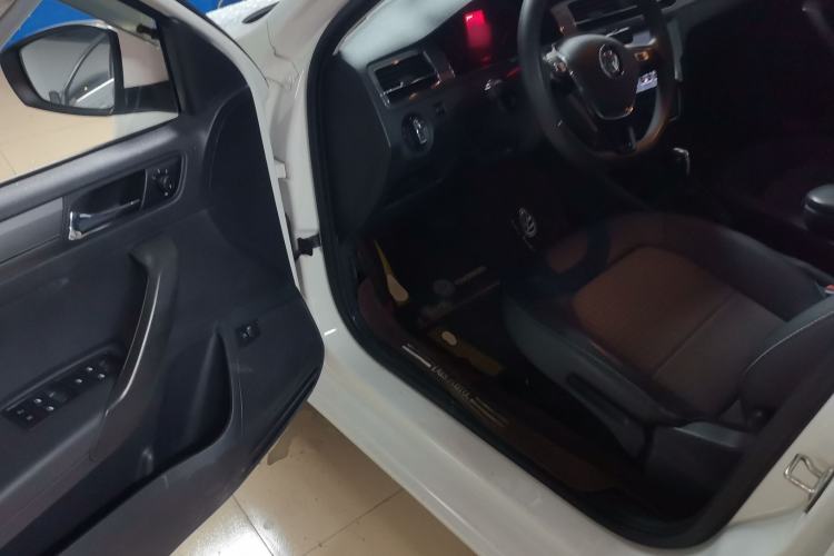 Used Volkswagen Santana 2016 1.6L Automatic Comfort Edition