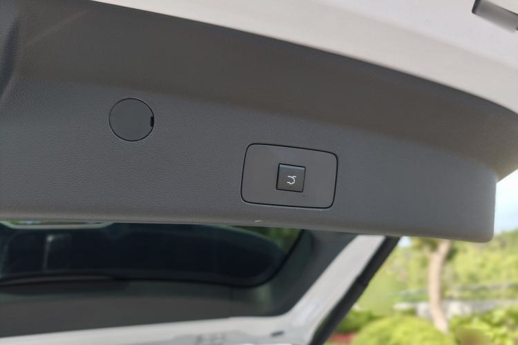 Used Dongfeng eπ eπ008 2025 210Ultra LikeYi Edition 6-Seater
