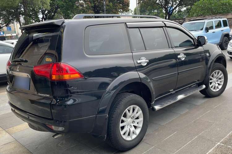 Used Mitsubishi Pajero Sport 2013 3.0L Automatic 4x4 Executive Edition
