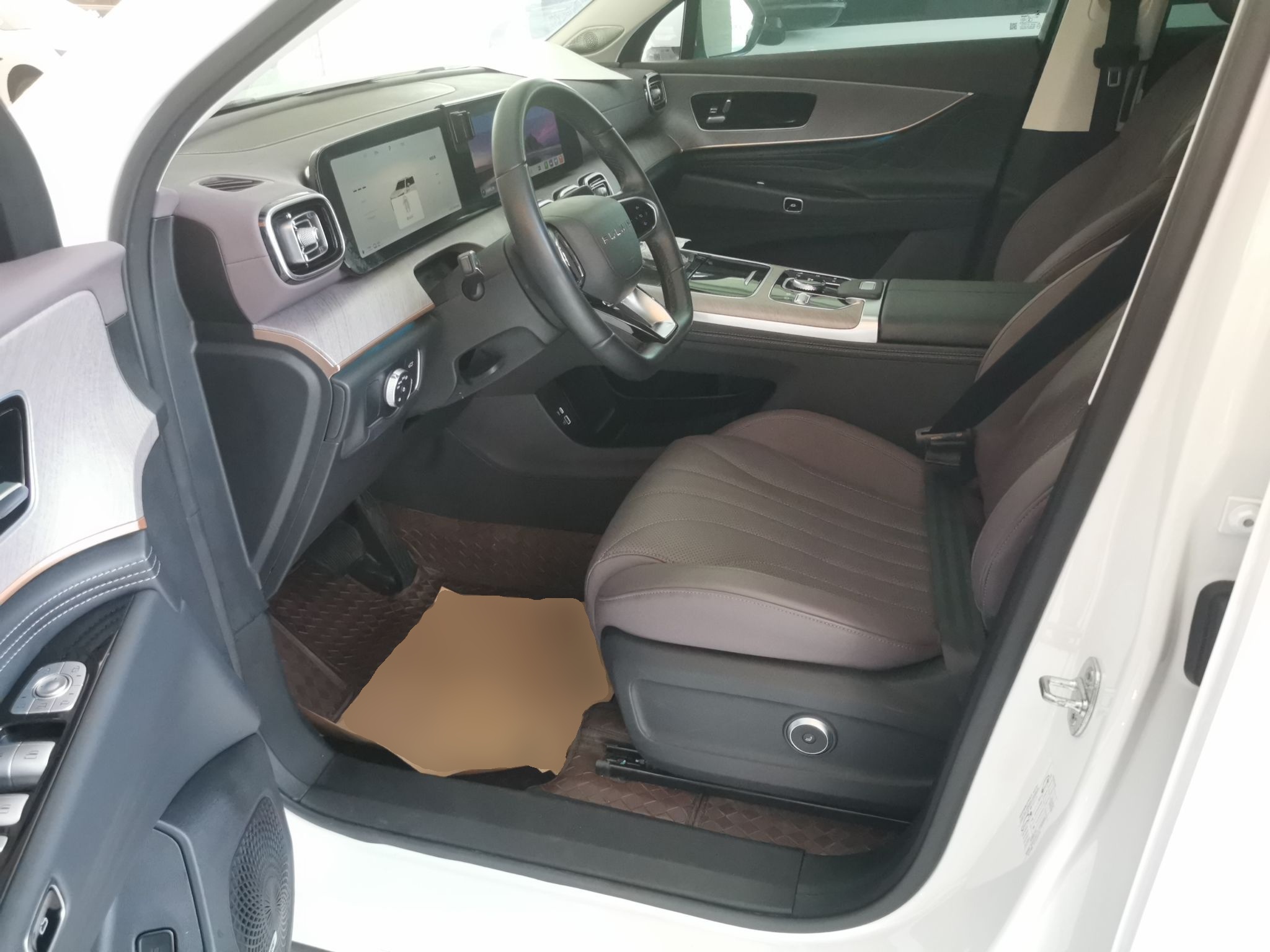 المقاعد الأمامية داخل السيارة