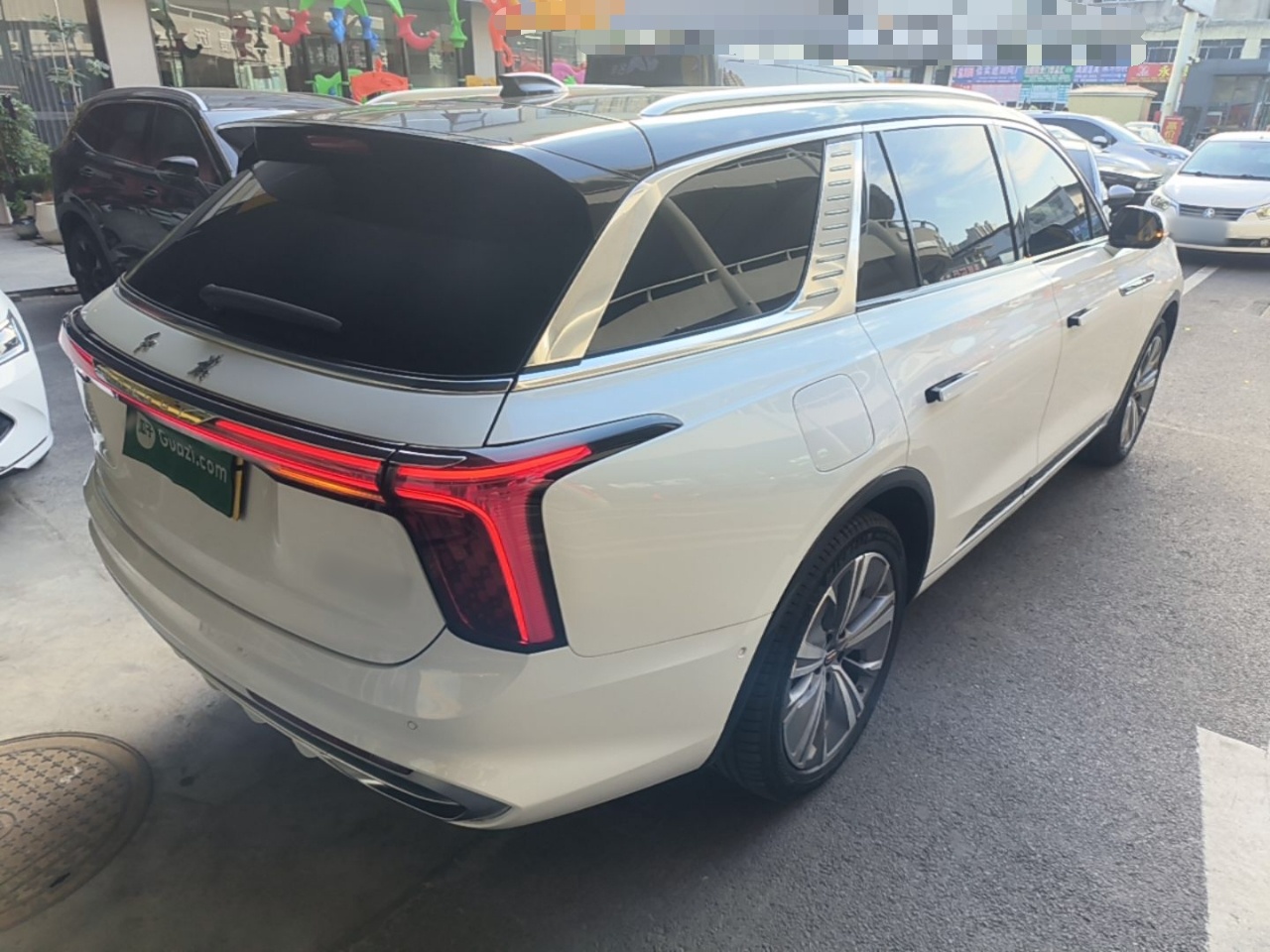 Hongqi E-HS9 2022 690 km Range Flagship Edition Six Seats — снимка 6