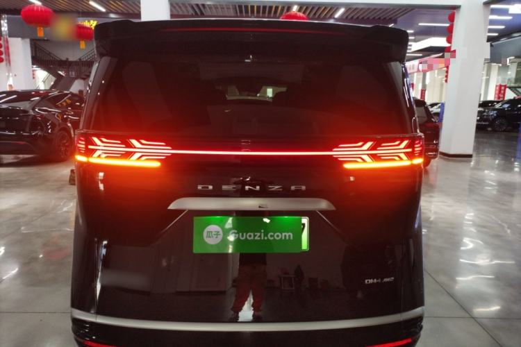 Used Denza D9 2024 DM-i 980 Four-Wheel Drive Prestige Model
