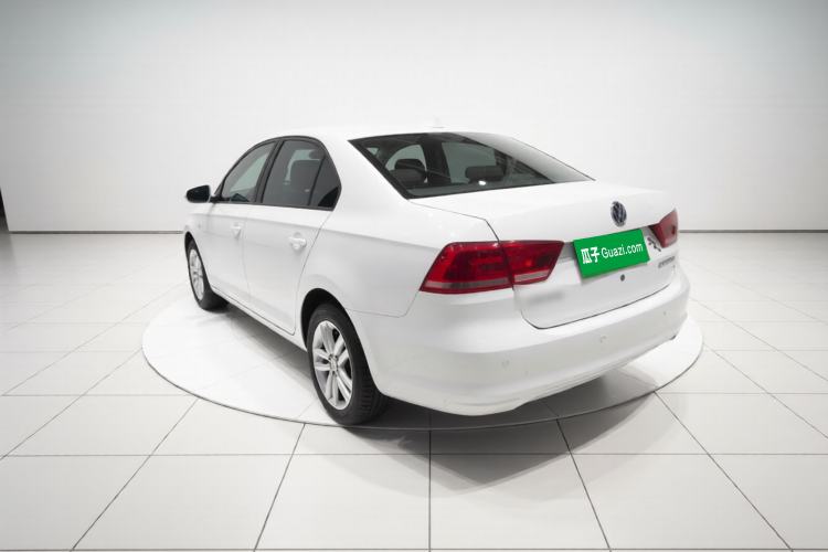 Used Volkswagen Santana 2015 1.6L Manual Fashion Edition Exterior 3