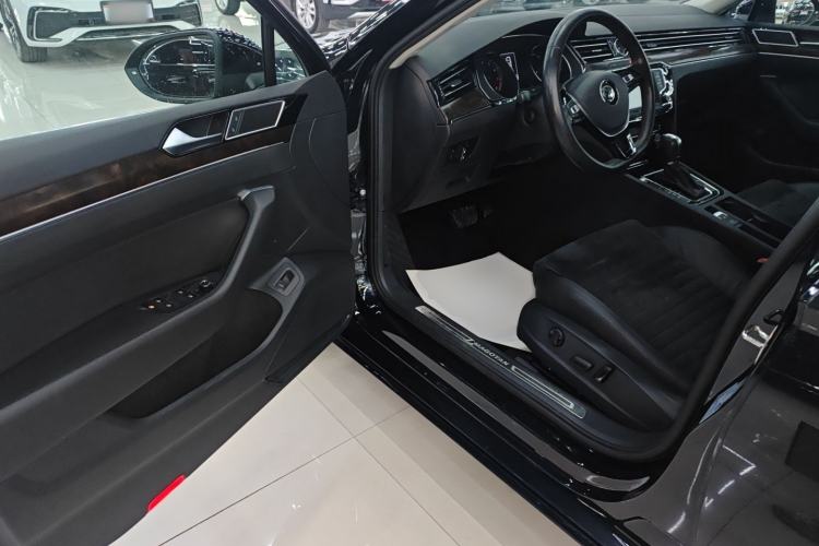 Used Volkswagen Magotan 2017 330TSI DSG Luxury Model Driver Seat