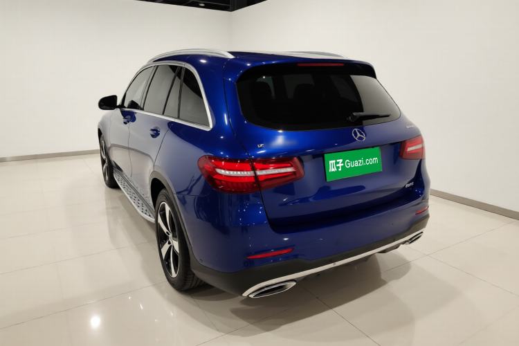 Used Mercedes-Benz GLC 2018 Facelift GLC 260 4MATIC Luxury Edition Exterior 3