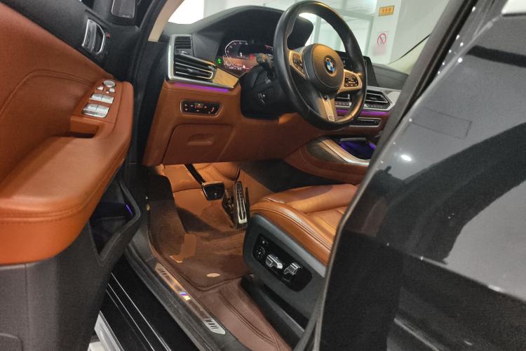 Used BMW X7 2022 xDrive40i Executive M Sport Package Driver Seat