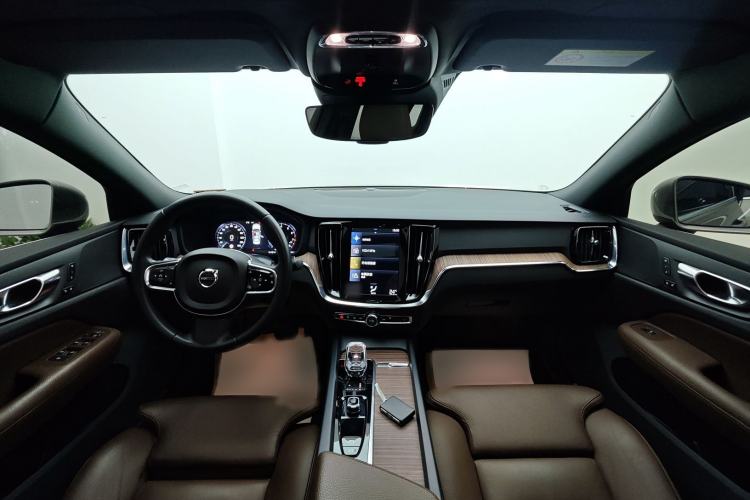 Used Volvo S60 2022 B4 Zhiyuan Luxury Edition