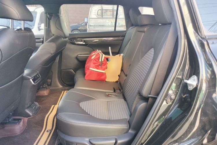 Used Toyota Crown Kluger 2023 2.5L HEV Four-Wheel Drive Luxury Edition Left Rear Seat