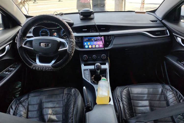 Used Geely Auto Emgrand 2019 Leading Edition 1.5L Manual Fashion Model China VI Standard