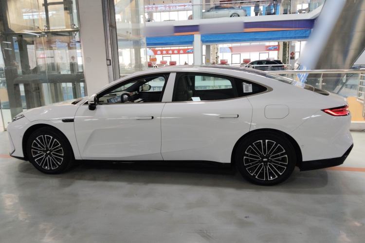 Used Geely Galaxy E8 2025 575 km Intelligent Driving Edition