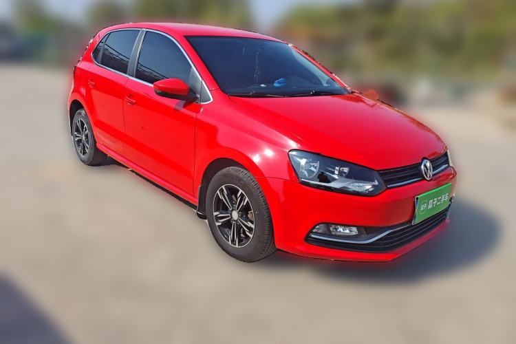 Used Volkswagen Polo 2016 1.4L Manual Fashion Model Front Right 45 Deg