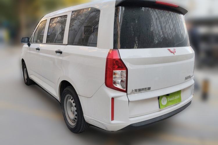 Used Wuling Hongguang PLUS 2019 1.5T Manual Standard Edition 5 Seats
