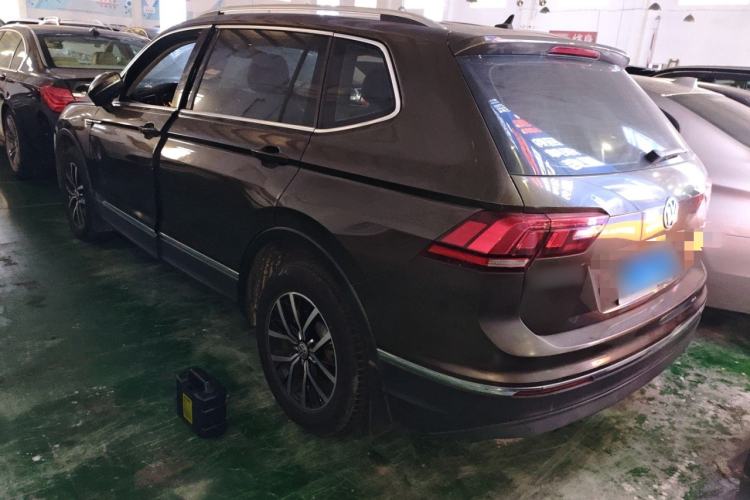 Used Volkswagen Tiguan L 2017 330TSI Automatic Two-Wheel Drive Luxury Edition Rear Left 45 Deg