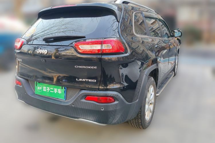 Used Jeep Cherokee 2017 2.0L Superior Edition