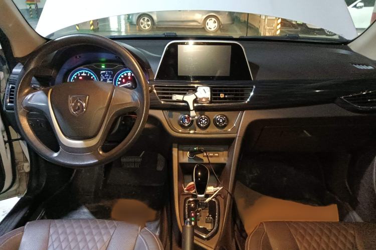 Used Baojun 630 2016 1.5L automatic comfort version
