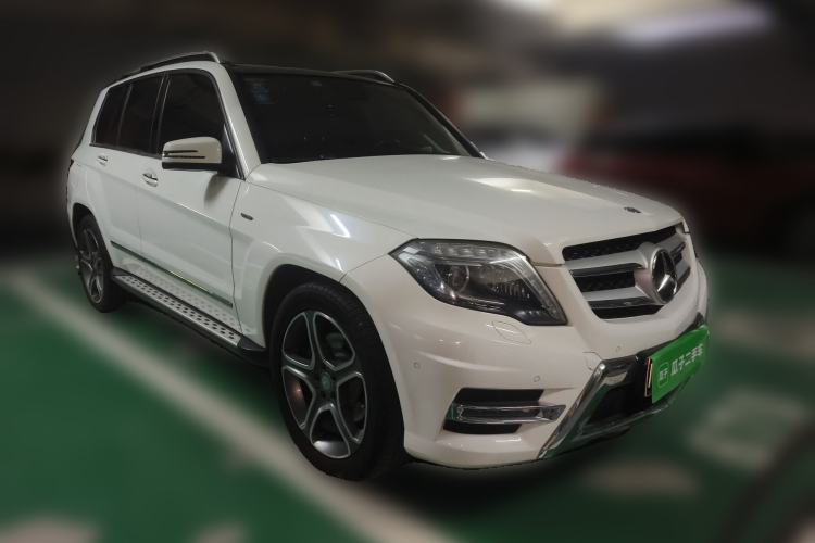 Used Mercedes-Benz GLK-Class 2015 GLK 300 4MATIC Fashion Edition Ultimate Version Front Right 45 Deg