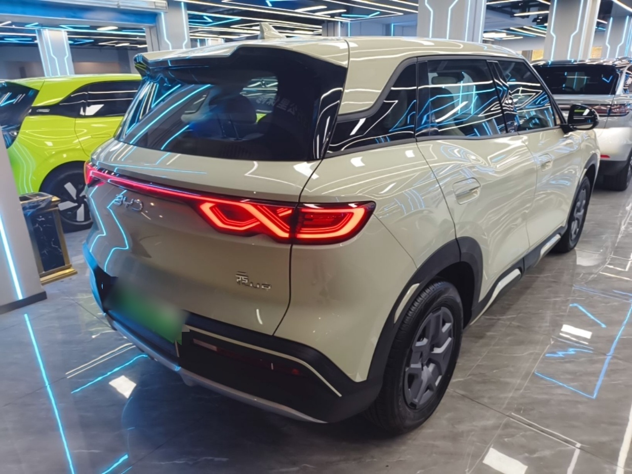 BYD Yuan UP 2025 Model 301KM Leading Version — снимка 6
