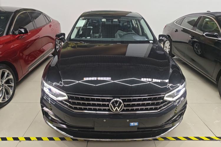 Used Volkswagen Magotan 2025 Zhongxiang Version 280TSI DSG Comfort Edition