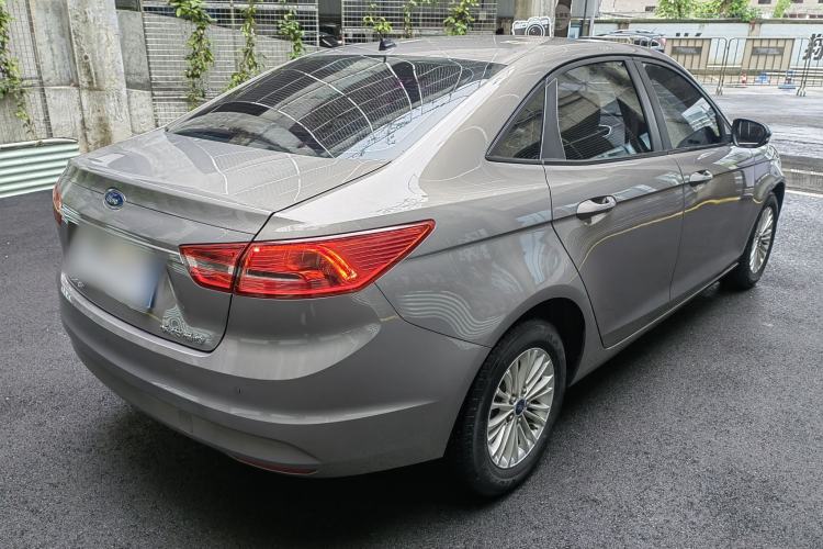 Used Ford Escort 2015 1.5L Manual Comfort Model Exterior 9