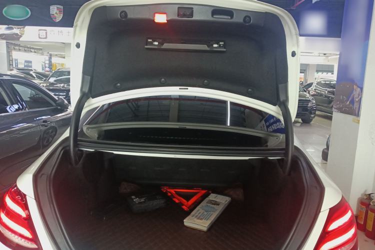 Used Mercedes-Benz E-Class 2016 E 200 L Sport Edition Trunk