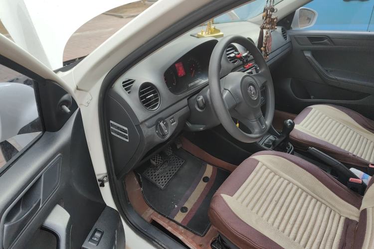 Used Volkswagen Jetta 2015 1.6L Manual Fashion Edition