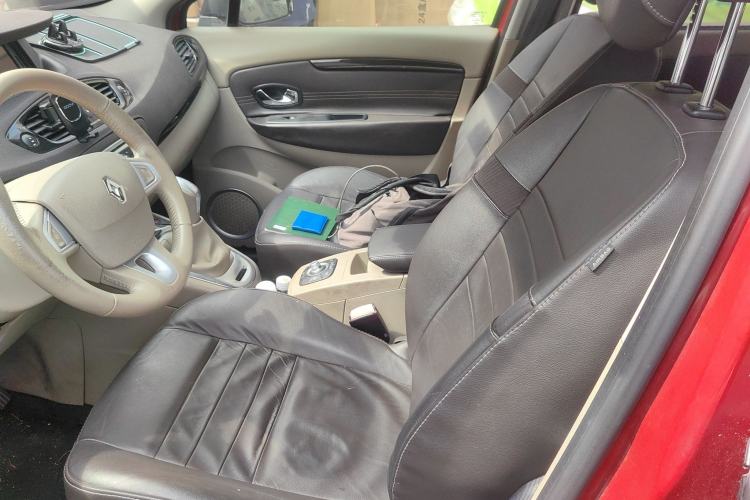 Used Renault Scenic Classic 2011 2.0 Comfort Edition with Scenic Design
