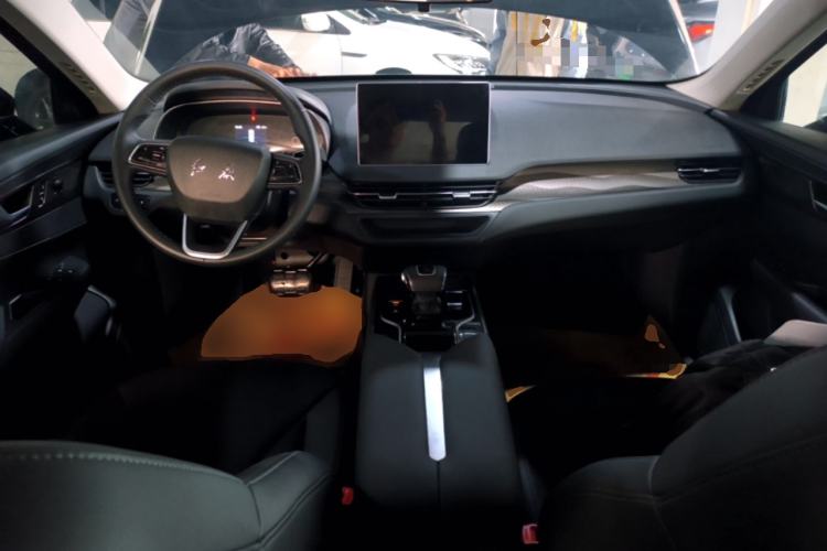 Used Hongqi E-QM5 2022 431 km Charge & Enjoy Edition
