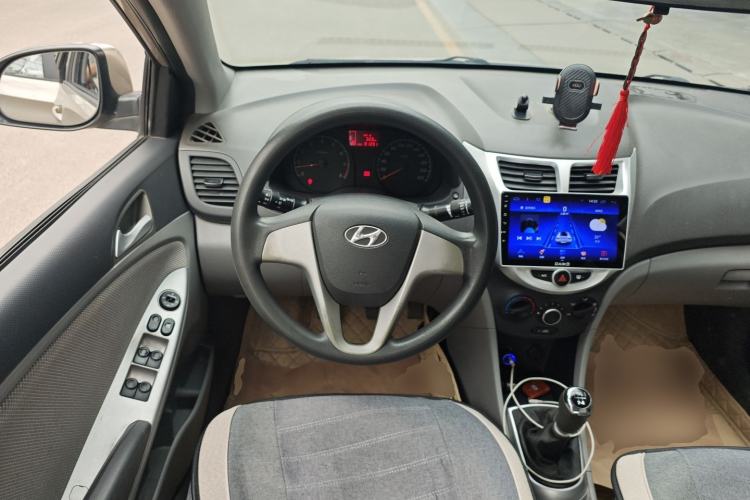 Used Hyundai Verna (older generation) 2010 Sedan 1.4L Manual Comfort GS Steering Wheel