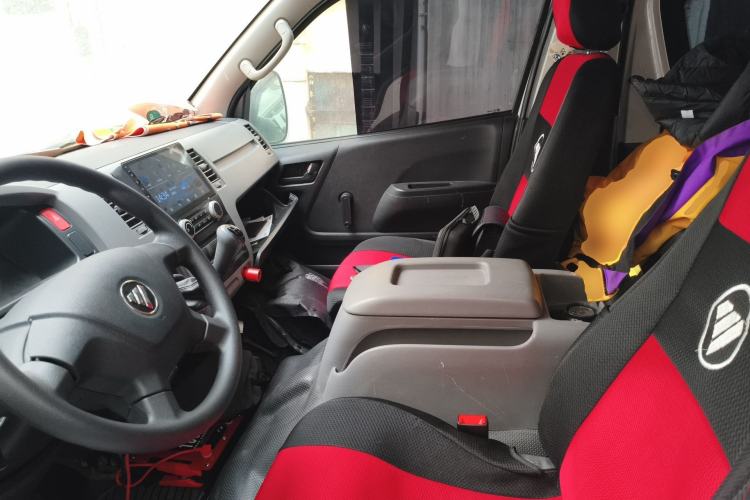 Used Foton Scenic G7 2017 2.0L Short-Wheelbase Commercial Van High Roof 6-Seater 4Q20M