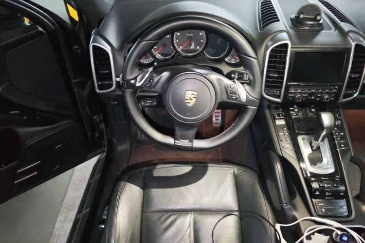 Used Porsche Cayenne 2011 Cayenne 3.0T Steering Wheel