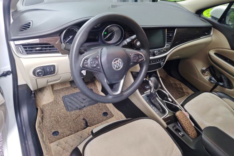 Used Buick Verano 2018 Sedan 15S Automatic Leading Model Center Console