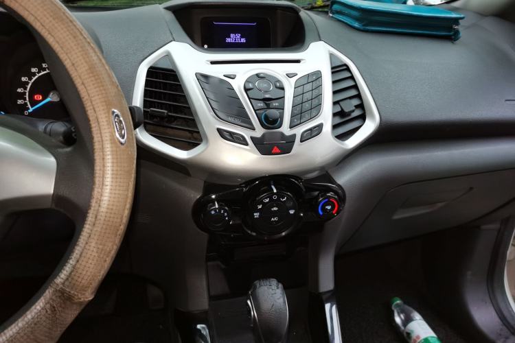 Used Ford EcoSport 2013 1.5L Automatic Fashion Model Center Console