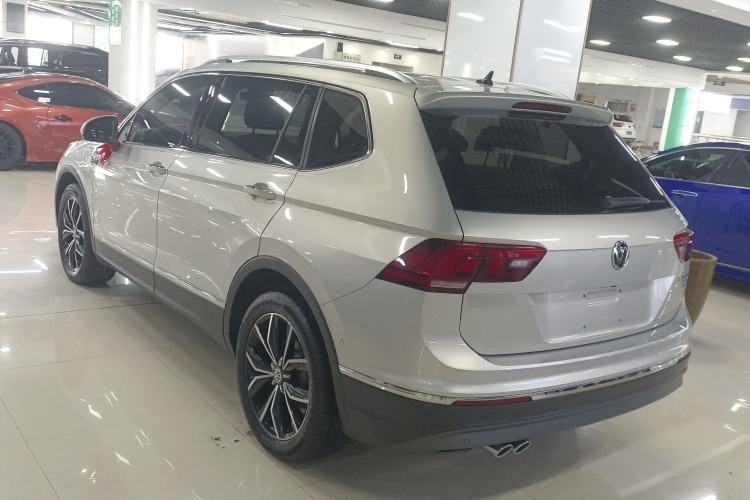 Used Volkswagen Tiguan L 2019 330TSI Automatic Two-Wheel Drive Smart Luxury Version China VI Standard
