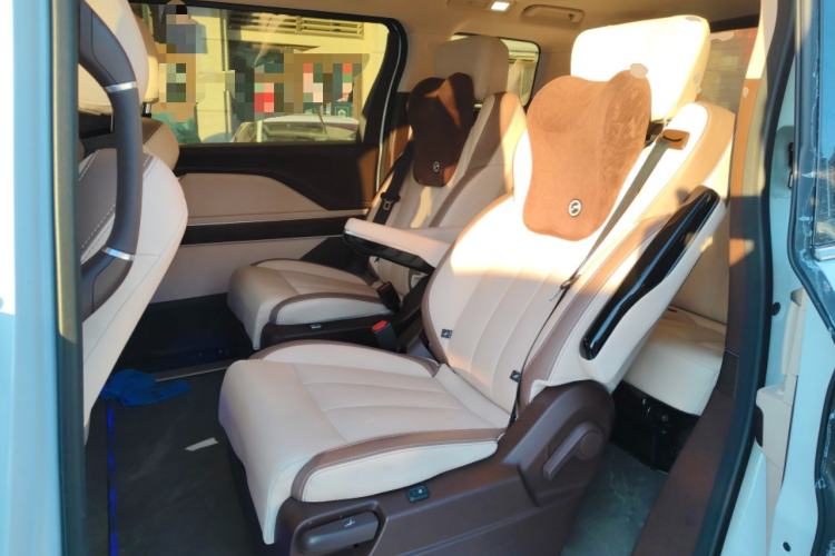 Used Bestune M9 2023 2.0T Prestige Edition