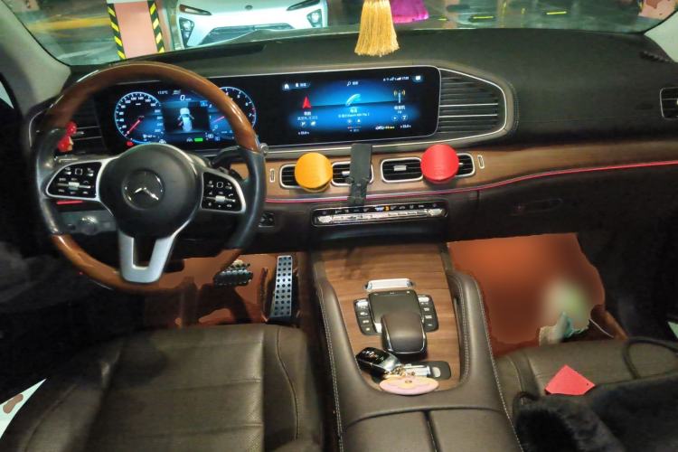 Used Mercedes-Benz GLS 2021 GLS 450 4MATIC Luxury Model Center Console