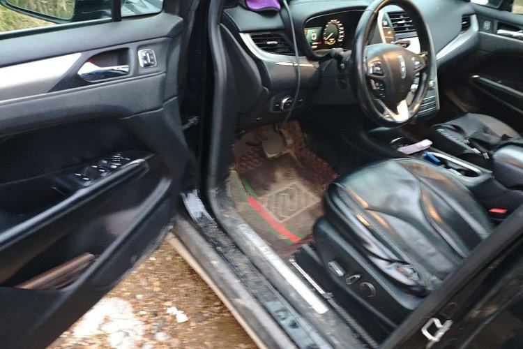 Used Lincoln MKC 2017 2.0T Two-Wheel Drive Deluxe Edition